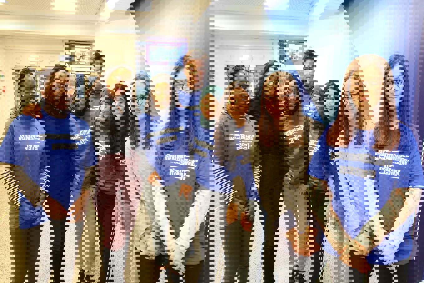 Spente elever venter på dronningen